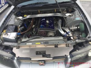 blick-unter-die-motorhaube