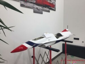 modellflugzeug-lackiert