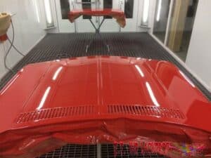 BWM-Haube-rot-lackiert