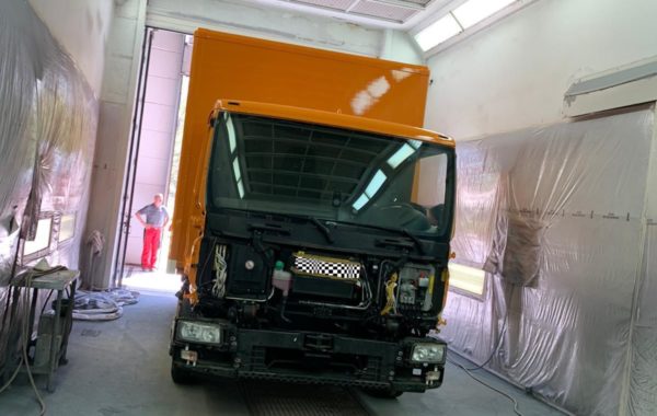 LKW fertig lackiert