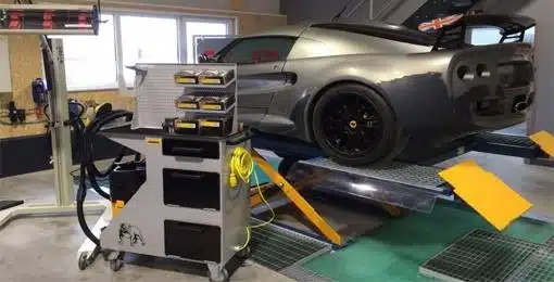 Unfallinstandsetzung Felgenlackierung mit Anest Iwata Spritzpistole