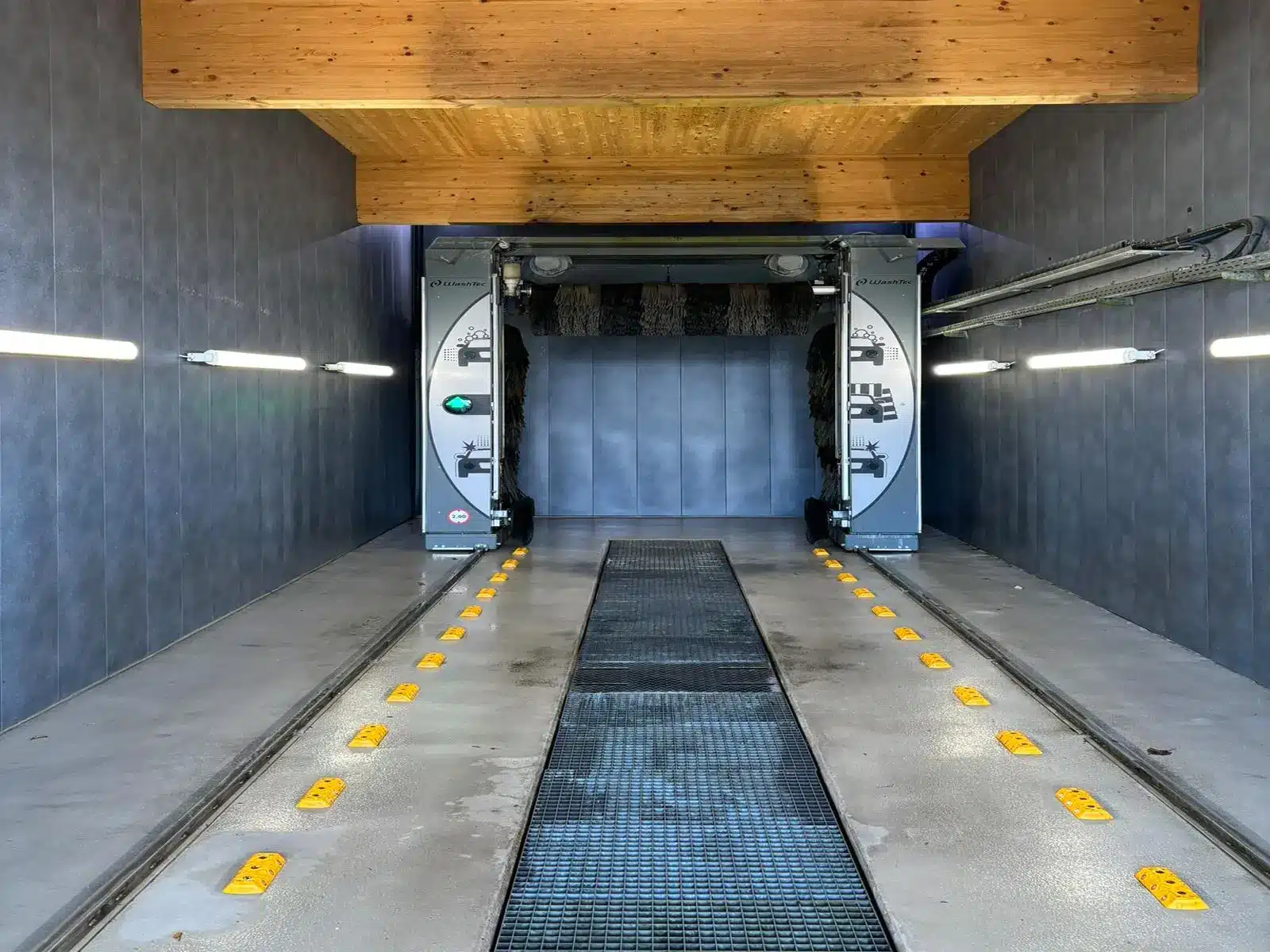 Waschstraße von Car Care in Burgau Waschstraße von Car Care in Burgau